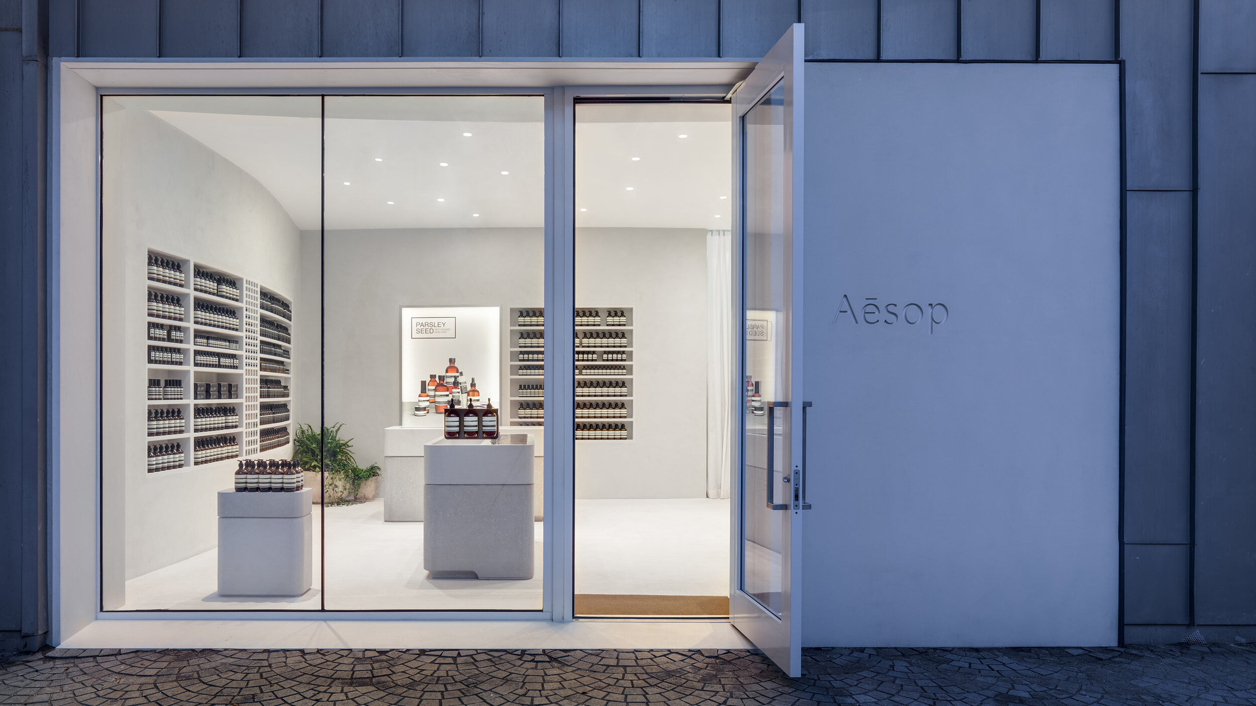 Aesop Design District — Royal Byckovas | Modern Architecture